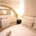 House 78 * Bari