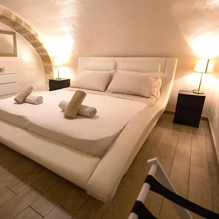House 78 * Bari