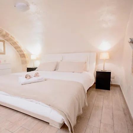 House 78 * Бари